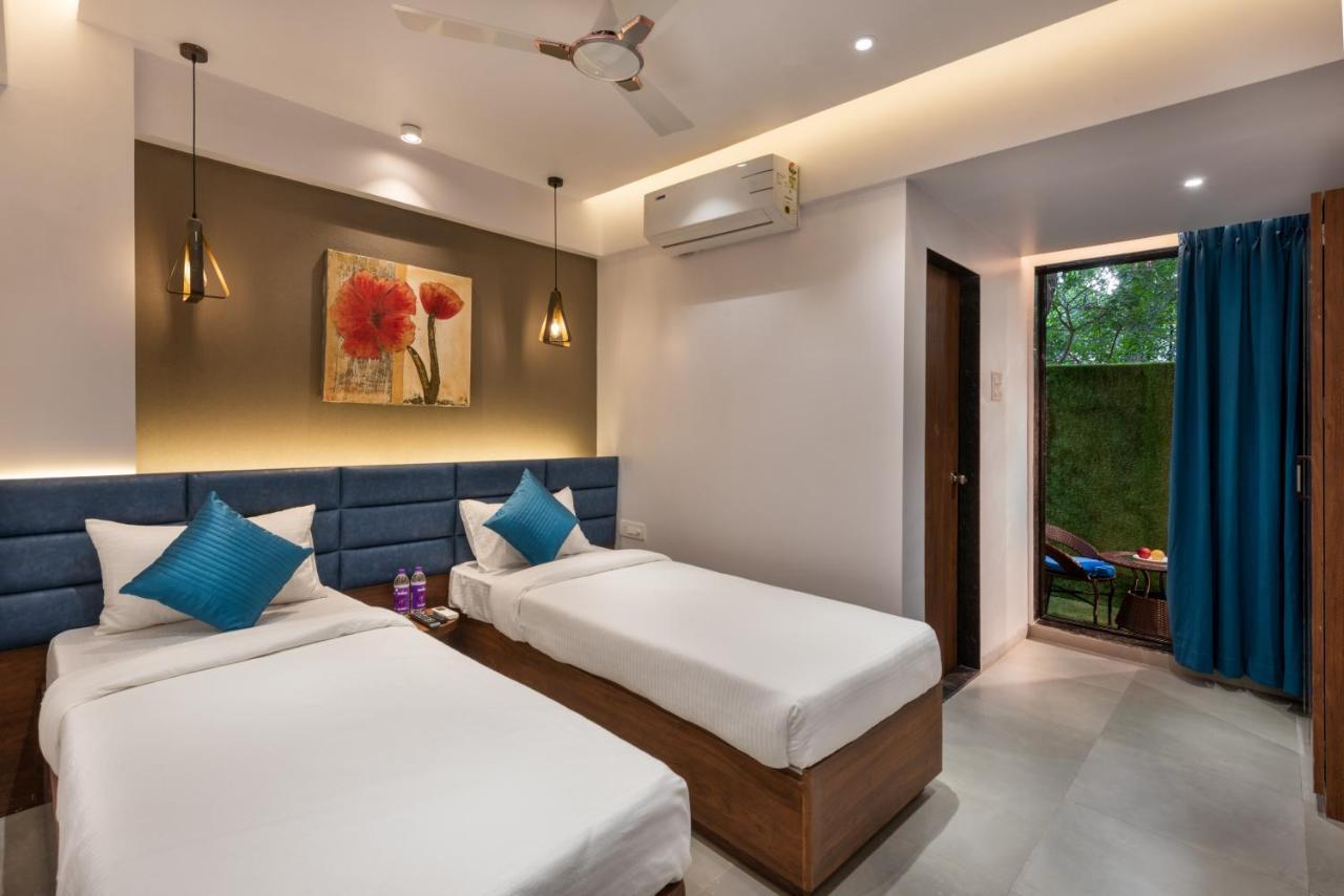 Paramount Riverfront Resort & Spa, Karjat Exteriör bild