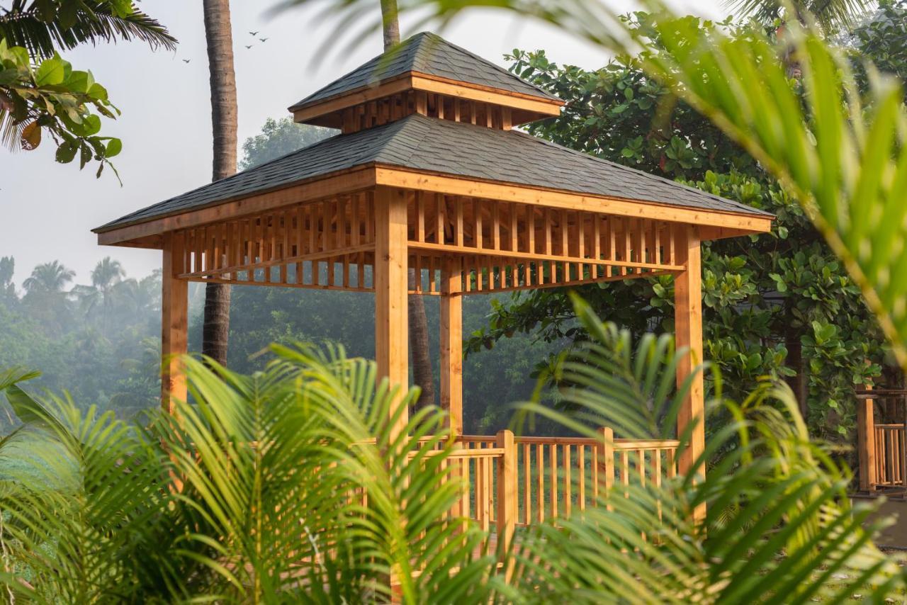 Paramount Riverfront Resort & Spa, Karjat Exteriör bild