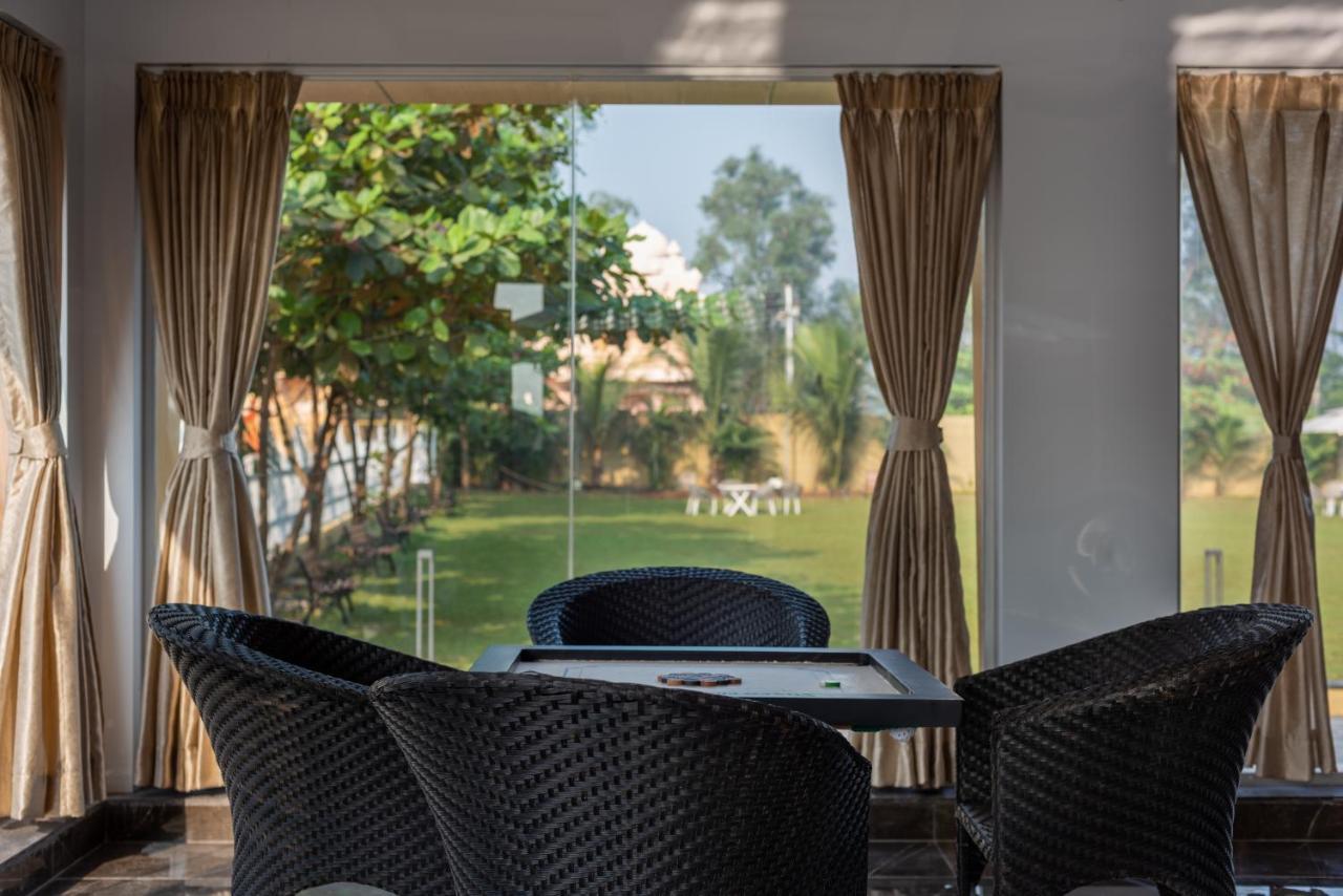 Paramount Riverfront Resort & Spa, Karjat Exteriör bild