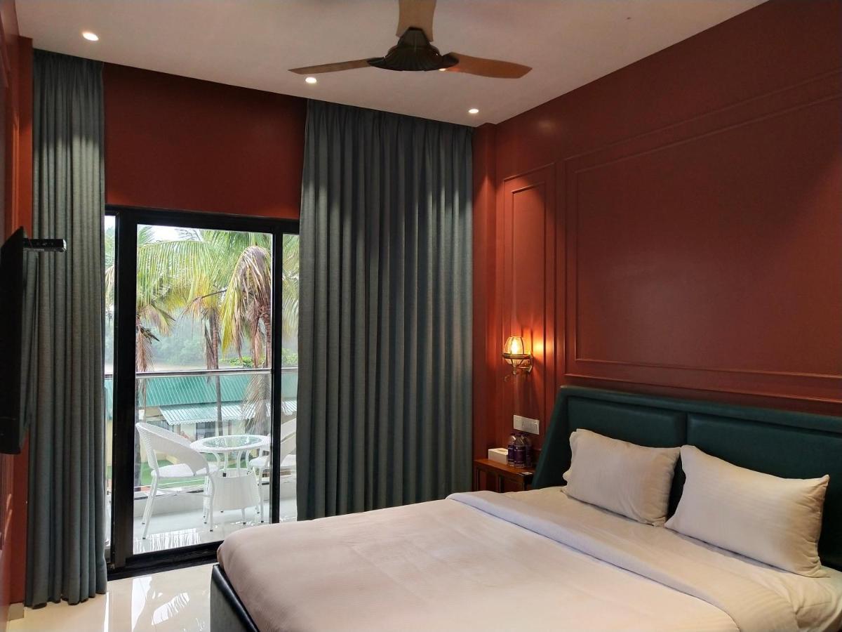 Paramount Riverfront Resort & Spa, Karjat Exteriör bild