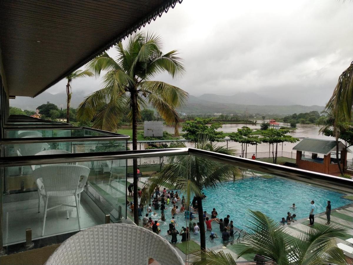 Paramount Riverfront Resort & Spa, Karjat Exteriör bild