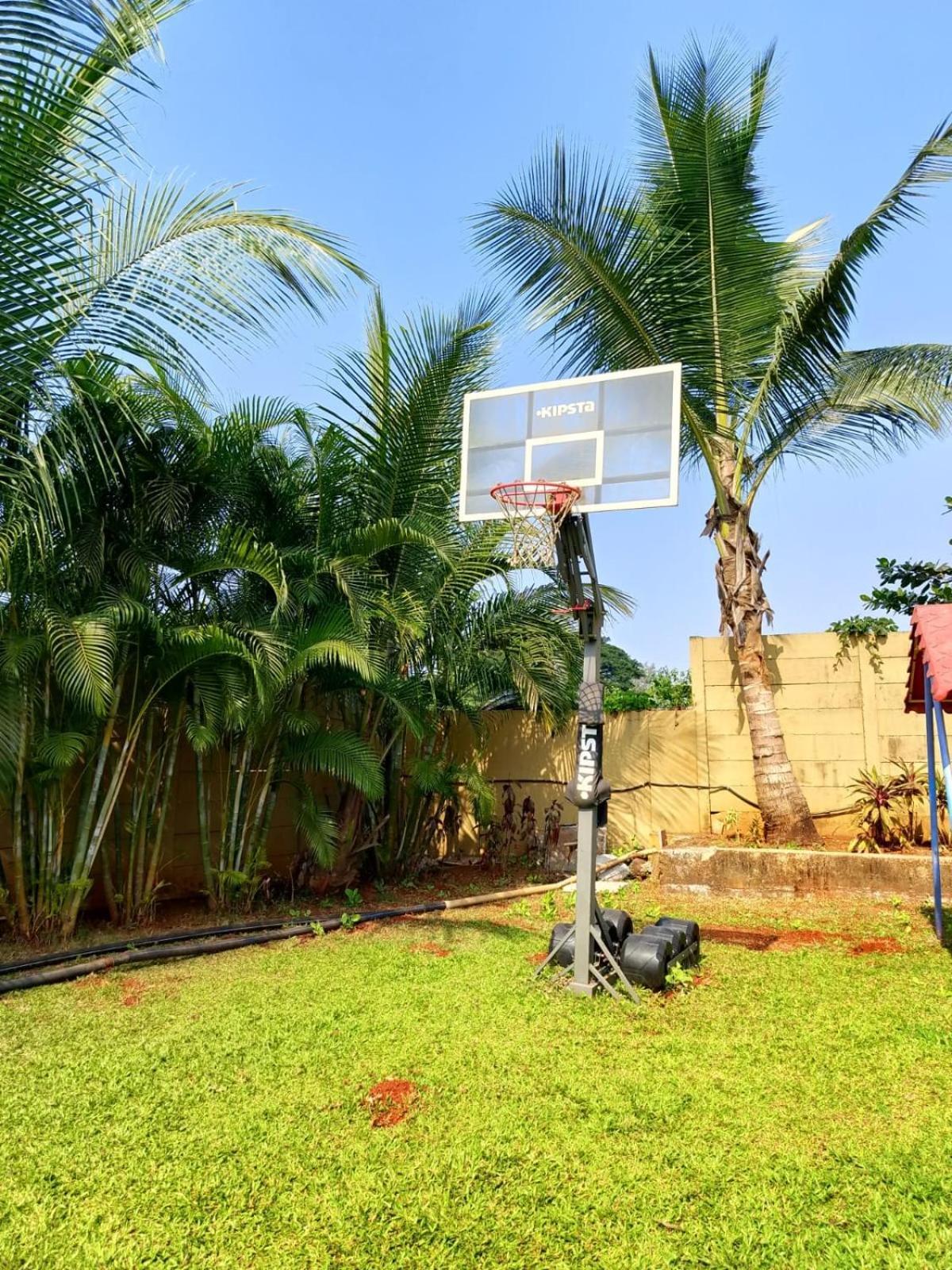 Paramount Riverfront Resort & Spa, Karjat Exteriör bild