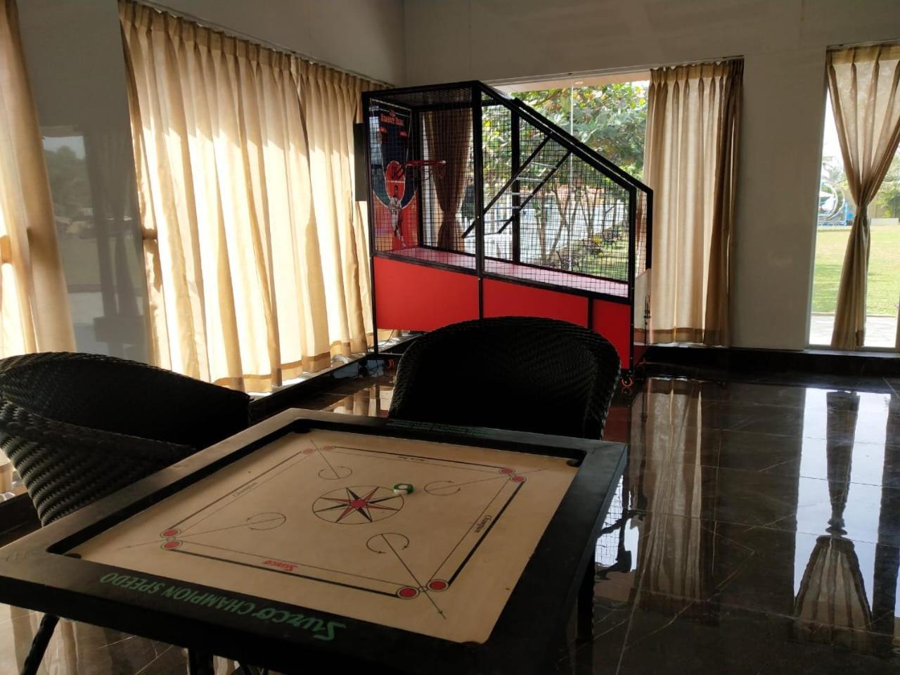 Paramount Riverfront Resort & Spa, Karjat Exteriör bild