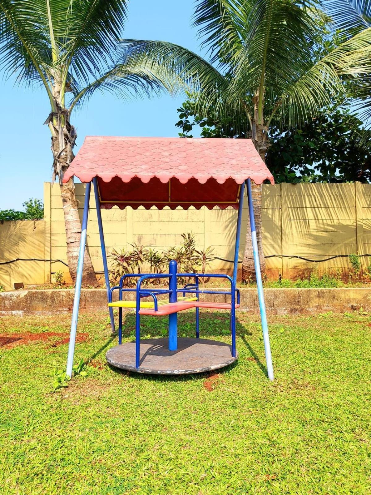Paramount Riverfront Resort & Spa, Karjat Exteriör bild